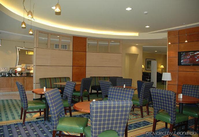 Springhill Suites Prince Frederick Ресторант снимка