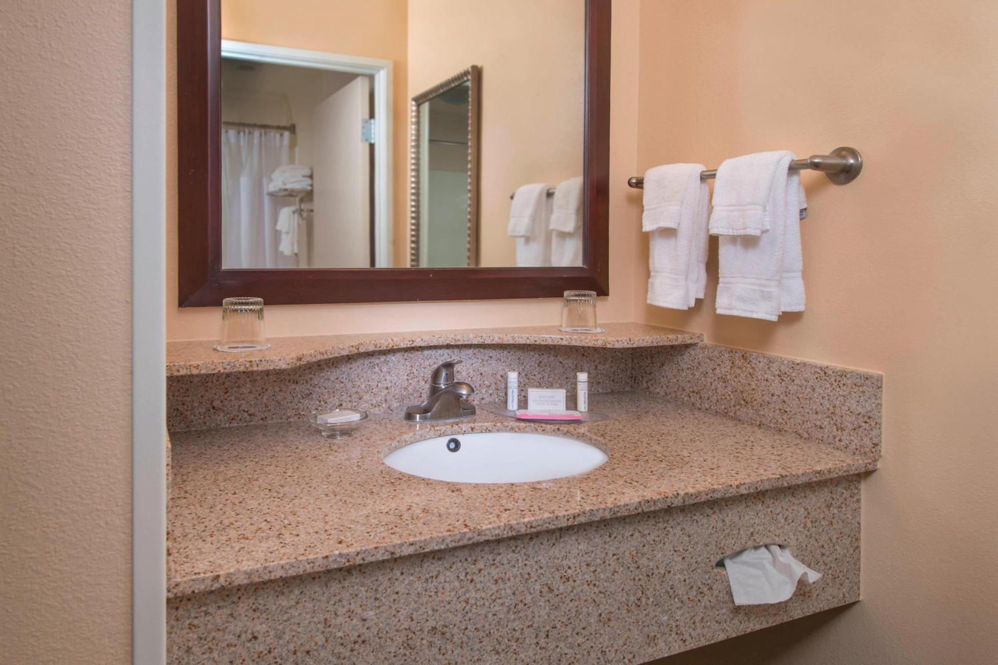 Springhill Suites Prince Frederick Екстериор снимка
